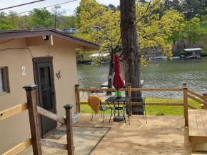 #02 - Unique Lakeside Studio Cottage- Pet Friendly